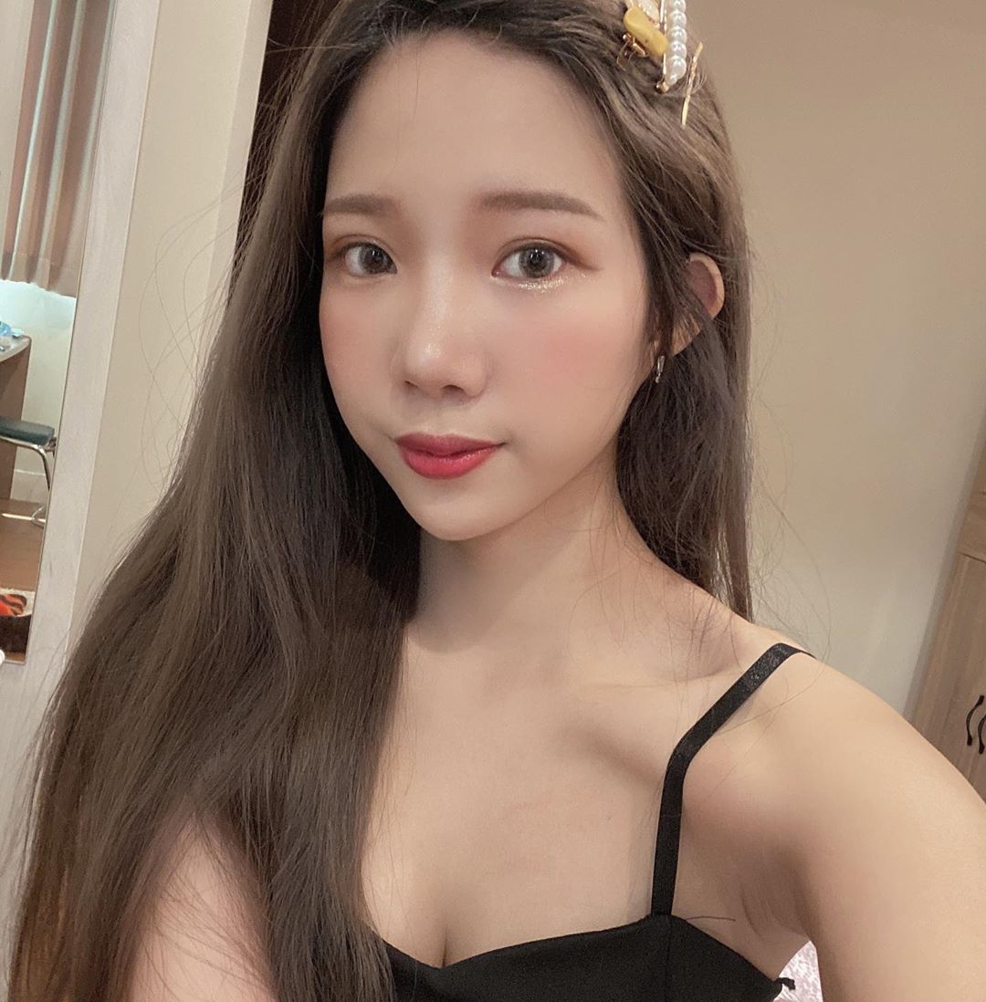 超胸網紅張優 「乳量大爆發」發育得太好.....-第1章-图片18