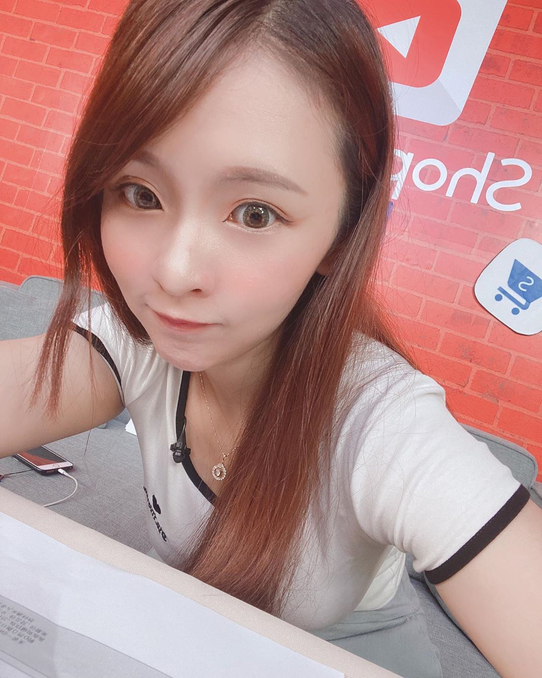 直播主筱穎兒「側露白嫩美乳」形狀好誘人-第1章-图片5