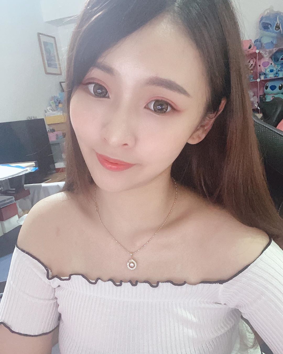 直播主筱穎兒「側露白嫩美乳」形狀好誘人-第1章-图片8