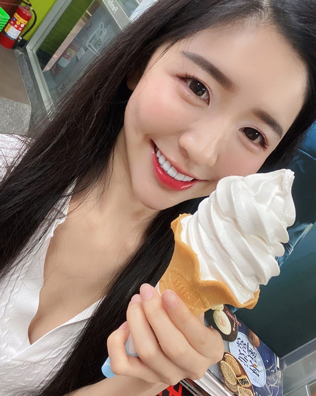 琪琪 意外地超有料...難得一露深溝現-第1章-图片12