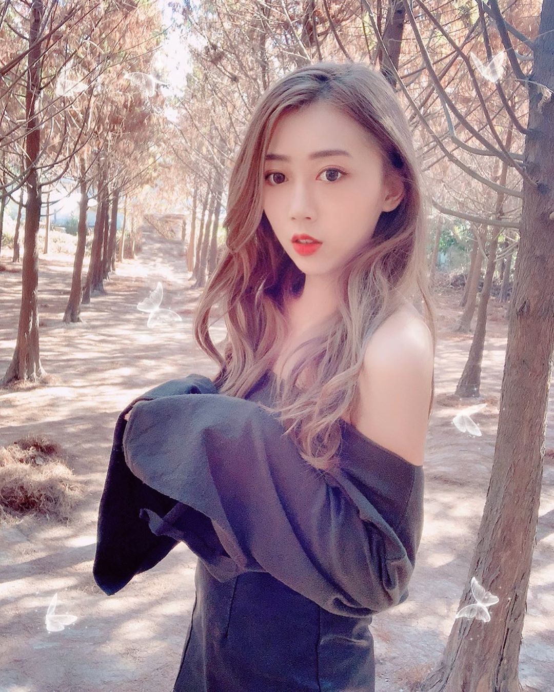 Meimei's body is hot enough to shake and make people dizzy.-第1章-图片1