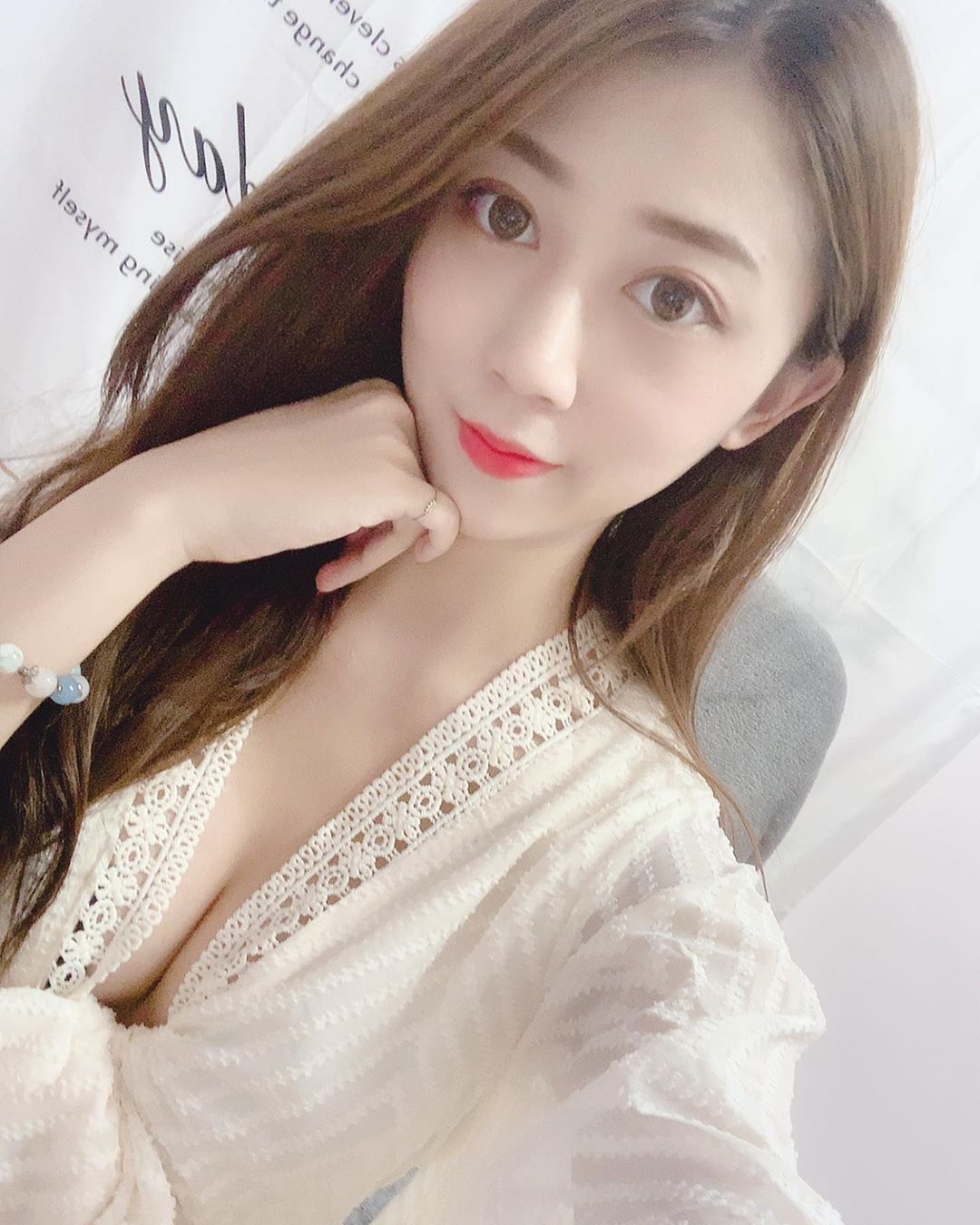 Meimei's body is hot enough to shake and make people dizzy.-第1章-图片12