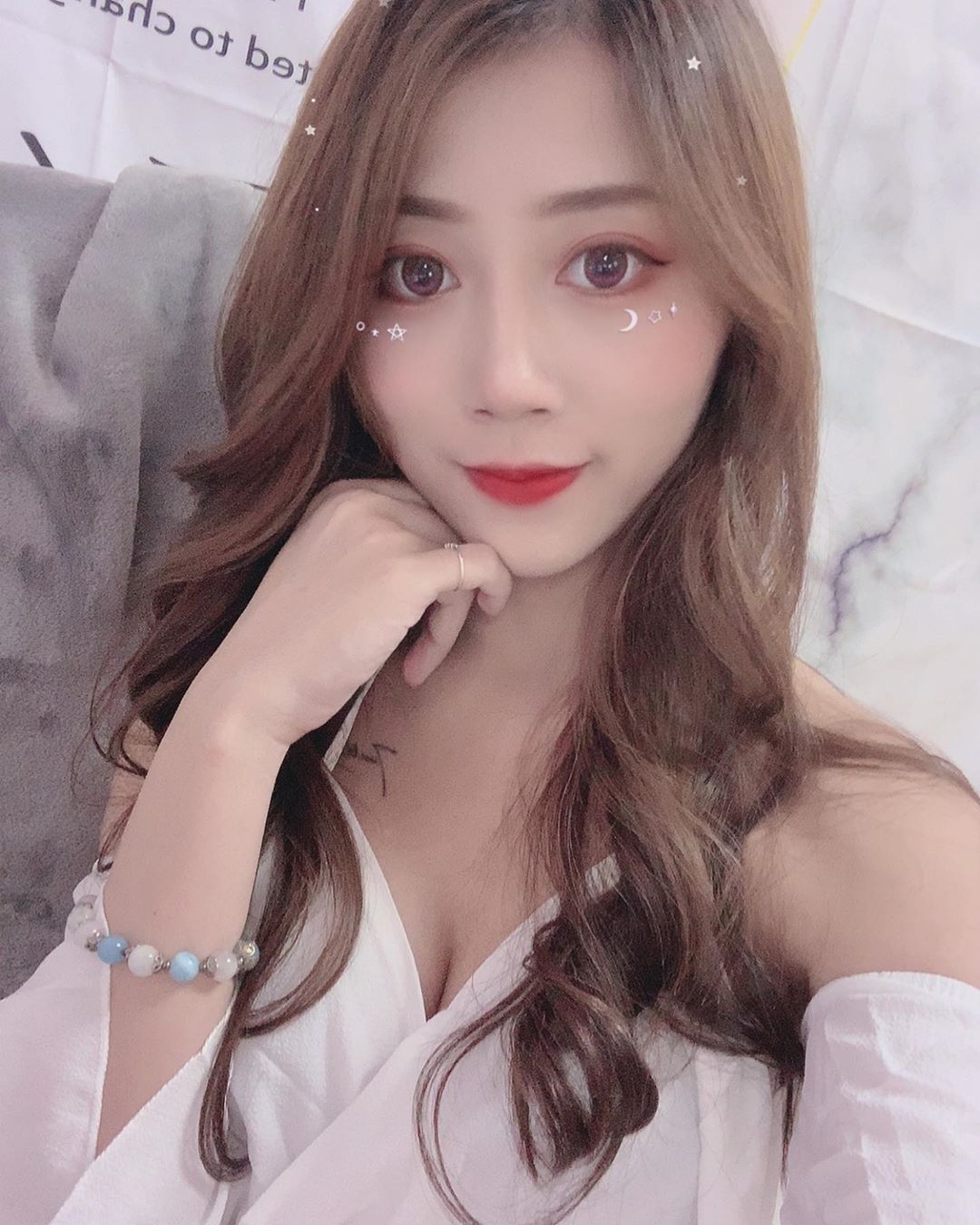Meimei's body is hot enough to shake and make people dizzy.-第1章-图片11