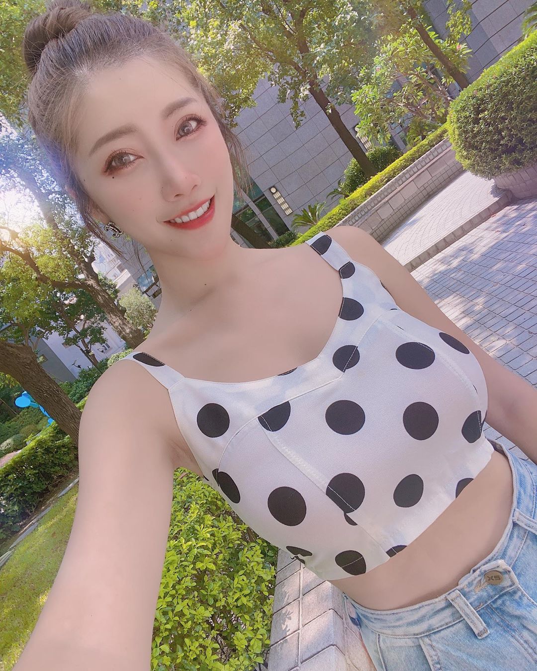 In her bed, she showed herself full of twins with Chris.-第1章-图片6