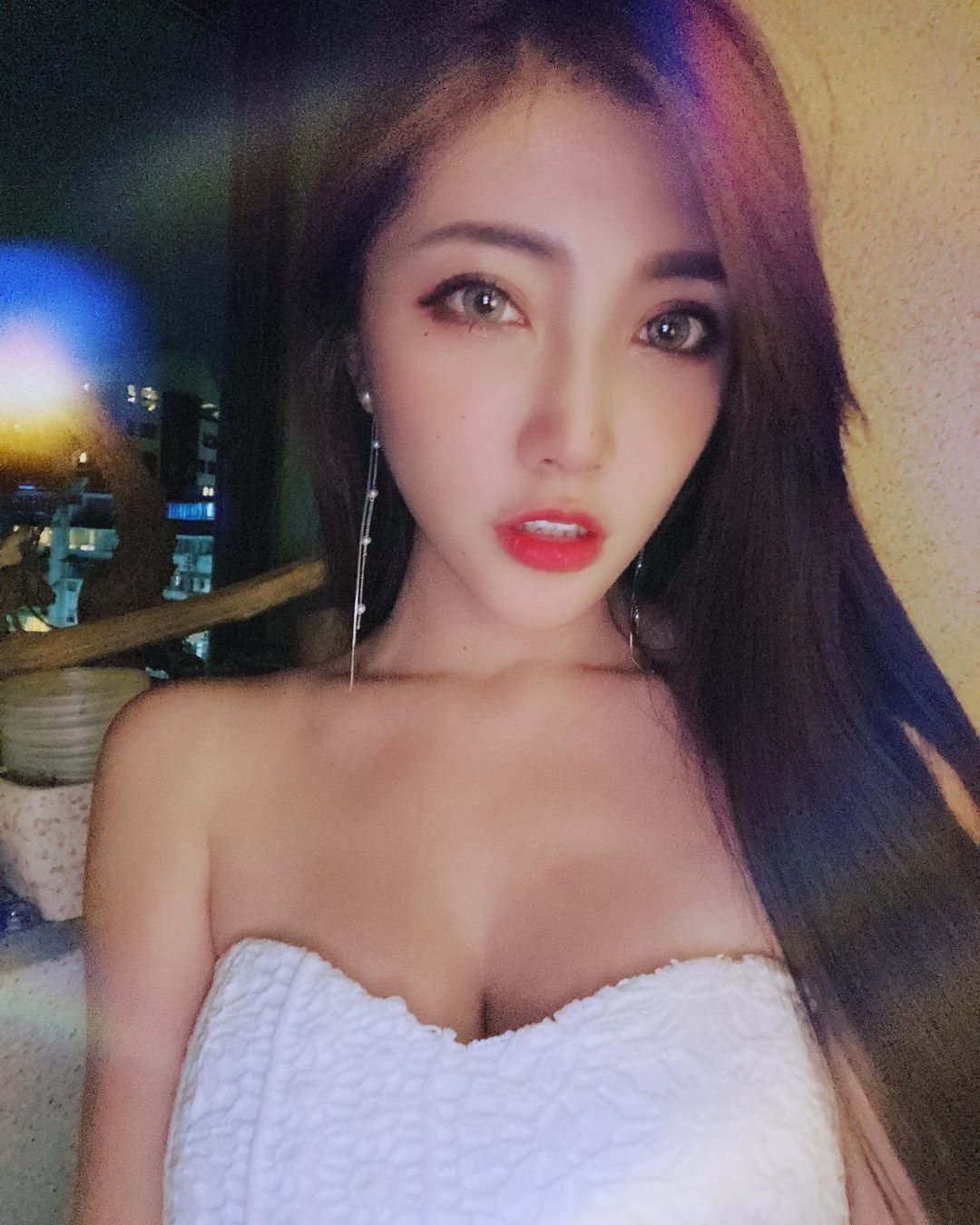 In her bed, she showed herself full of twins with Chris.-第1章-图片7