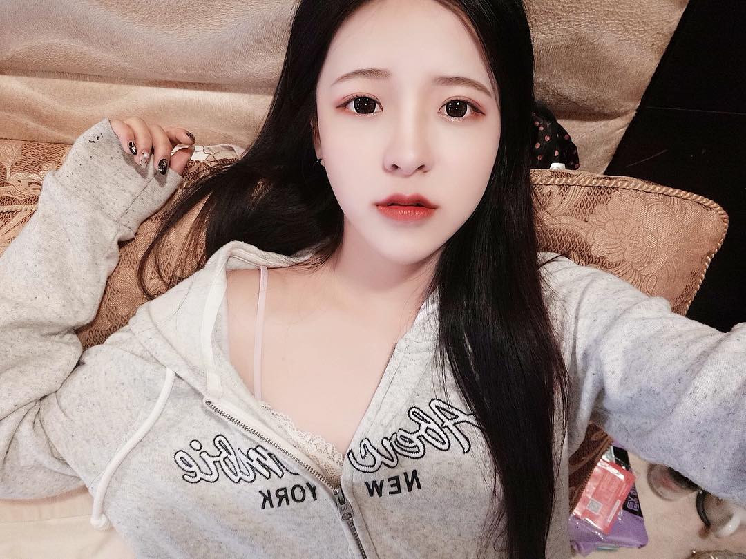 白皙正妹李優Yule 超甜長相宛如仙女-第1章-图片9