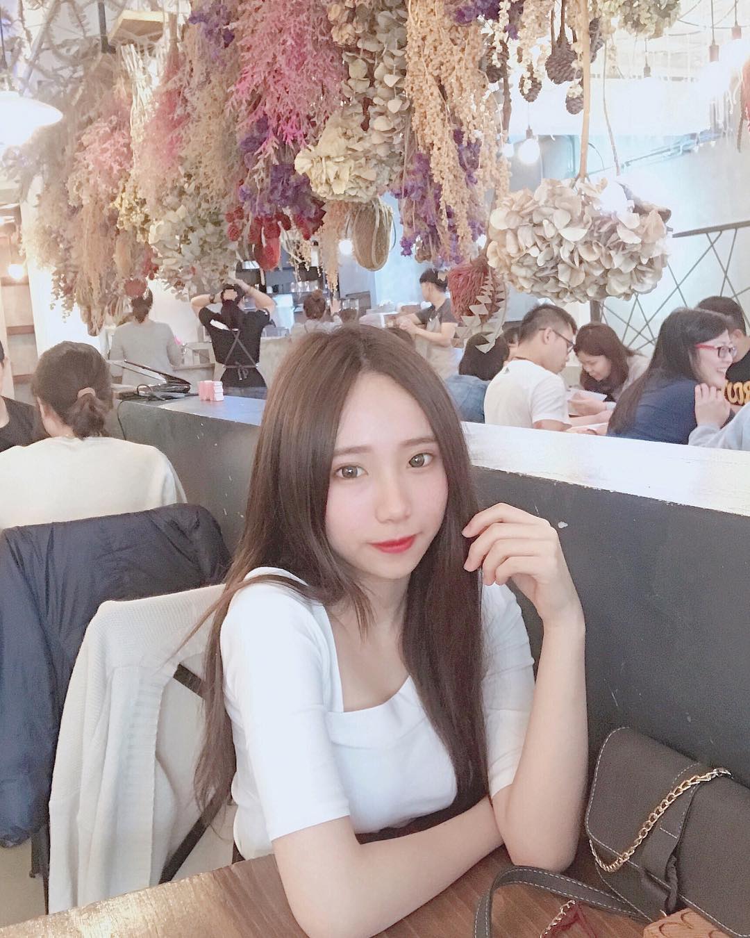 卡比之心 IG曬飽滿der身材....若隱若現超犯規-第1章-图片11