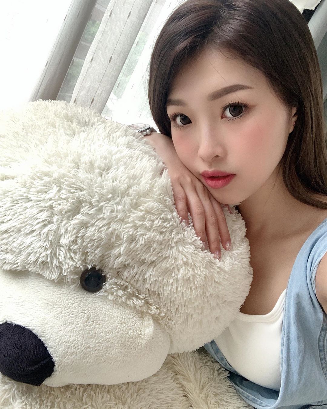 糖果 大膽露深溝事業線讓人難以忘懷-第1章-图片1