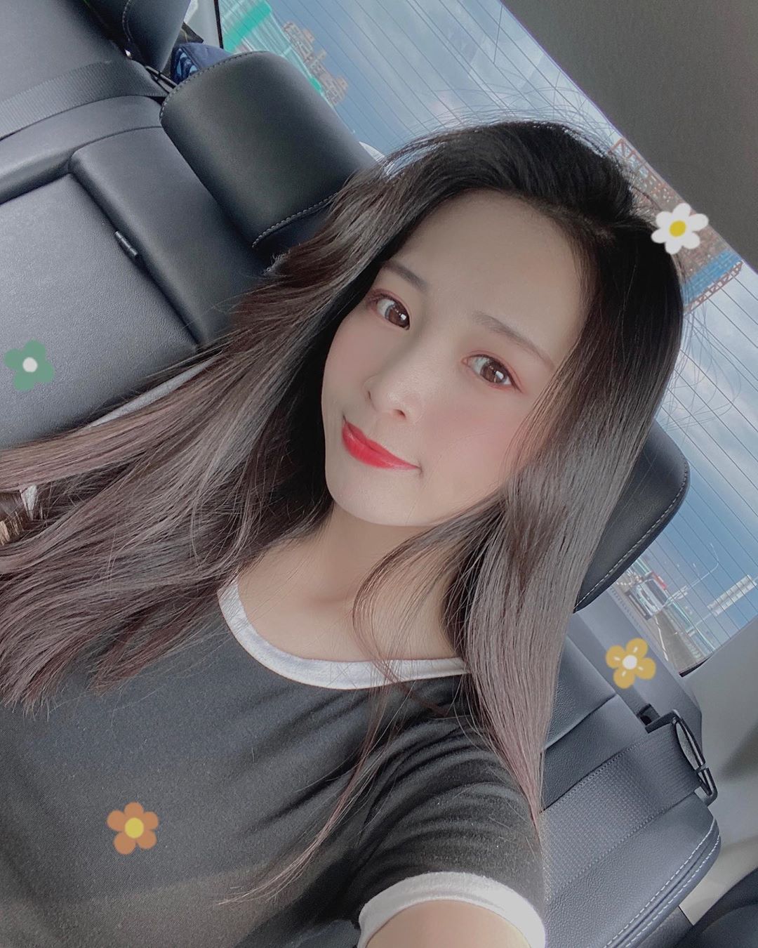 謝佳芮 甜美自拍簡直要迷死人了-第1章-图片2