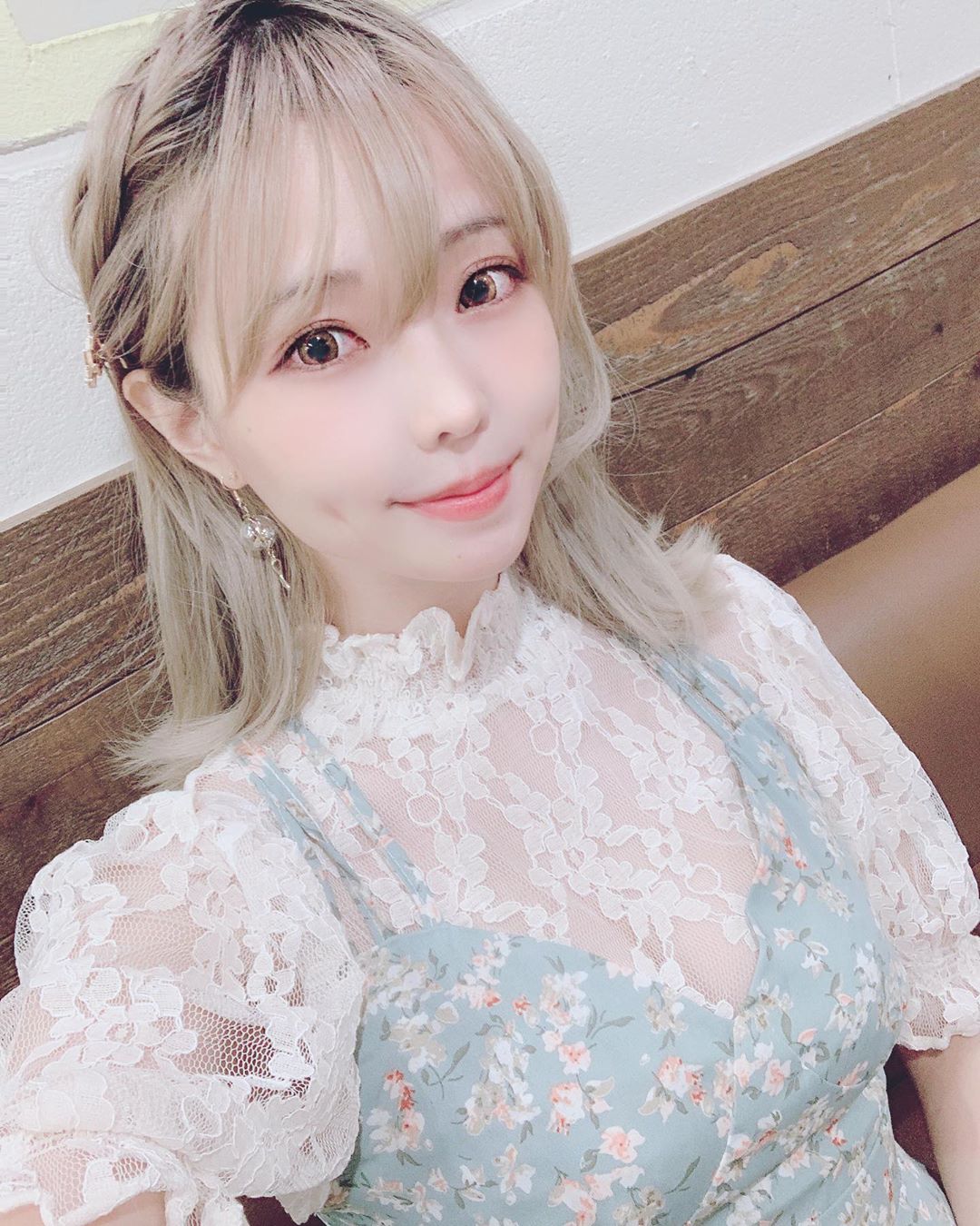 Ely 喜愛角色扮演....又正又兇男網看了全嗨-第1章-图片3