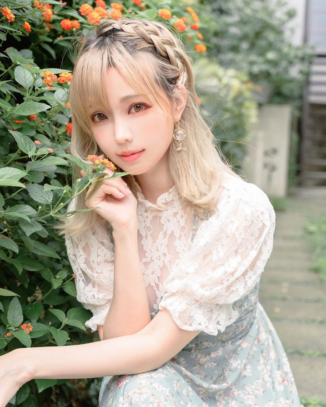 Ely 喜愛角色扮演....又正又兇男網看了全嗨-第1章-图片7