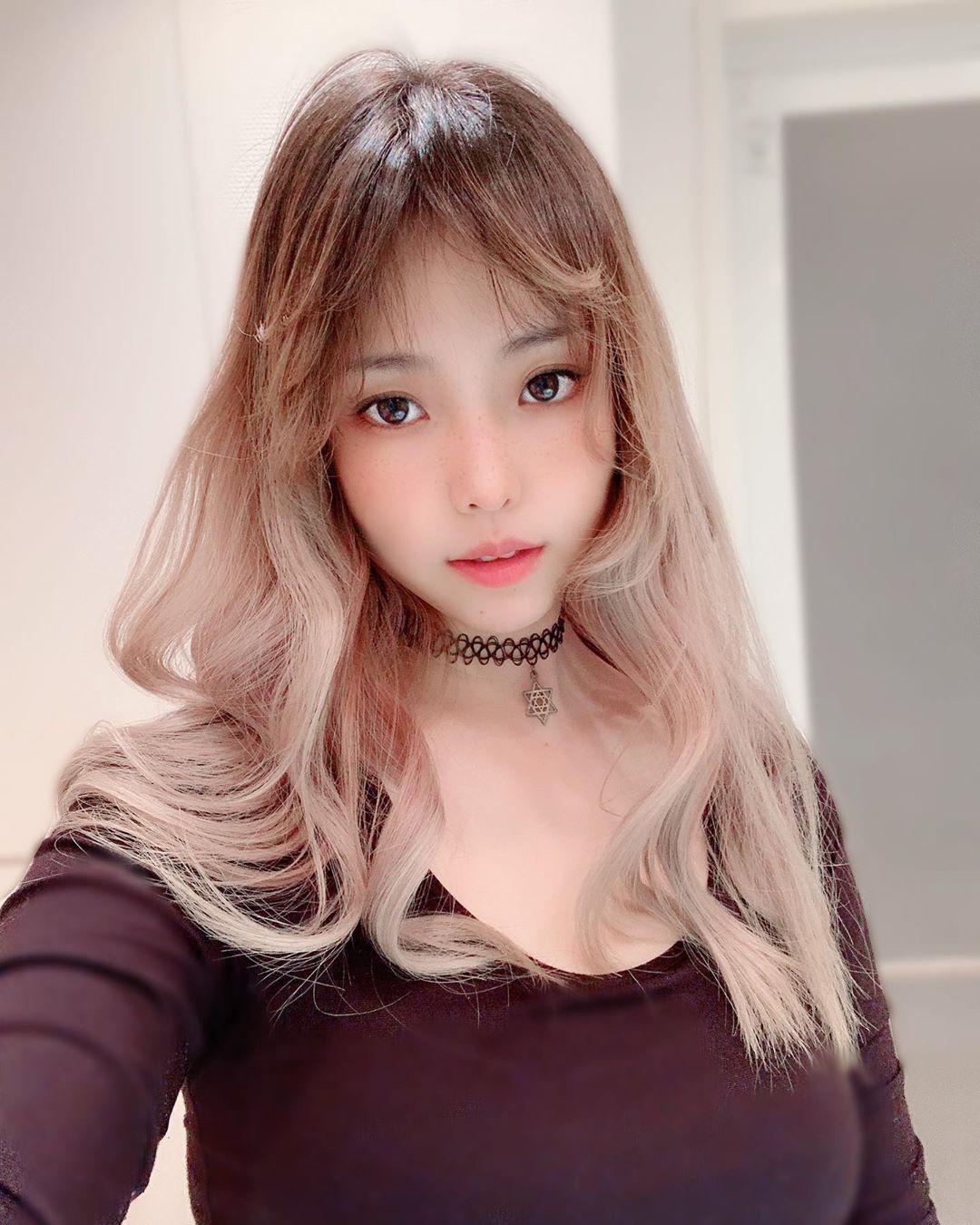 Ely 喜愛角色扮演....又正又兇男網看了全嗨-第1章-图片10