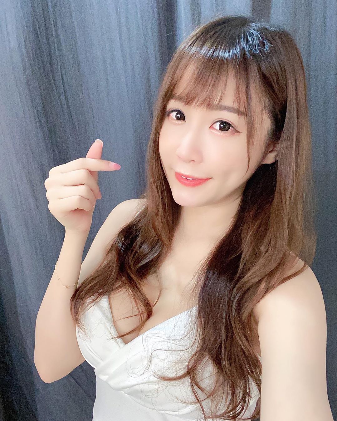 Nico古璇 有著招牌小酒窩笑起來超甜-第1章-图片9