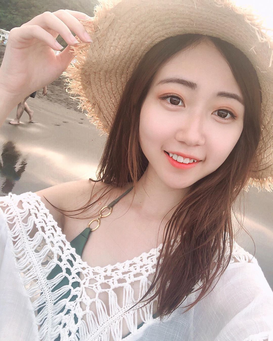 Kiki's face is very beautiful in the mirror: let's look at the heart.-第1章-图片1