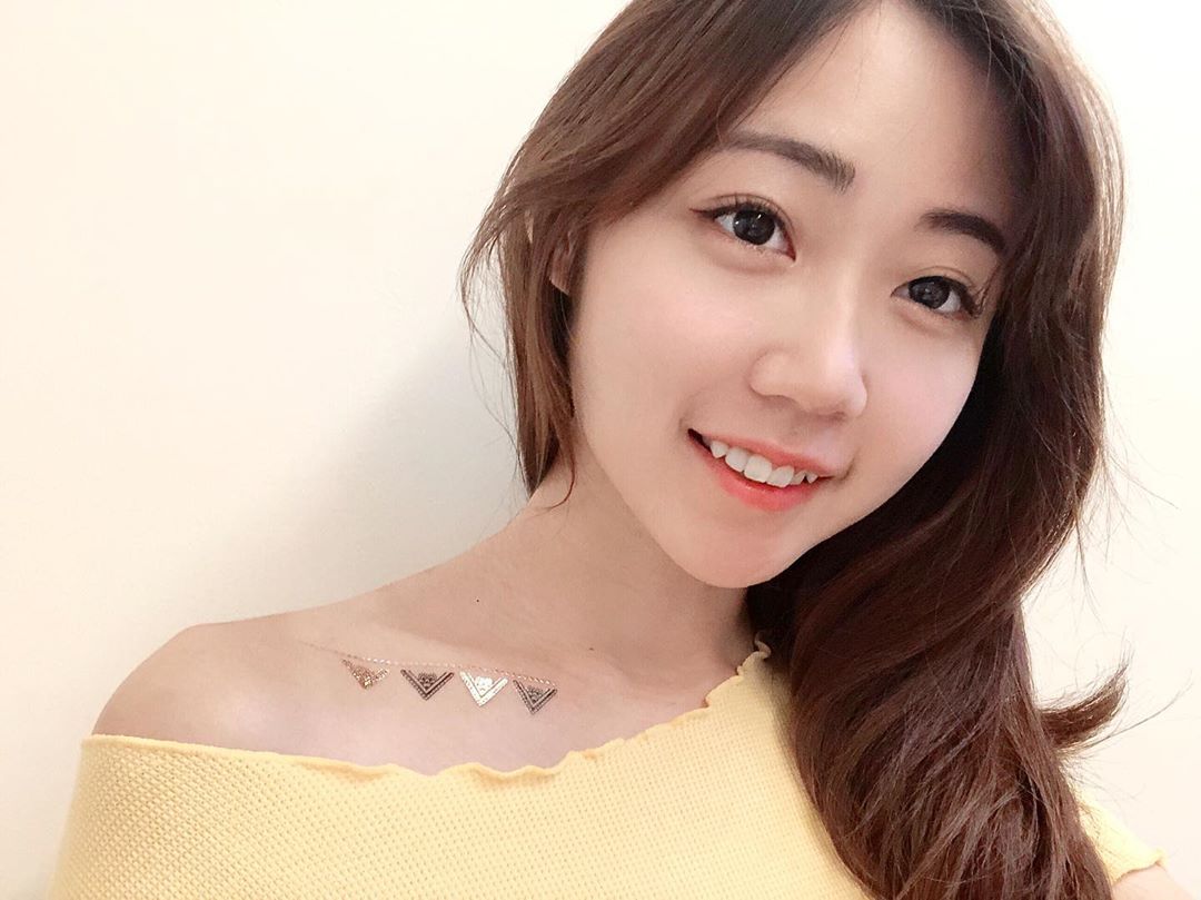 Kiki's face is very beautiful in the mirror: let's look at the heart.-第1章-图片11