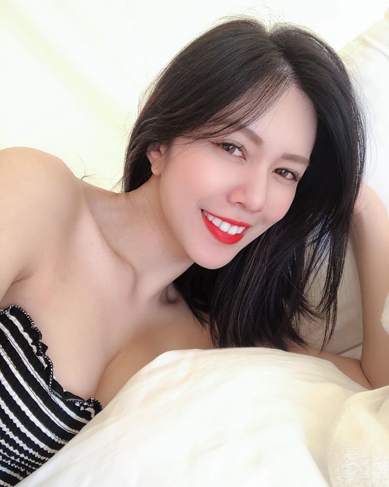 Sexy girlfriend Elly.-第1章-图片1