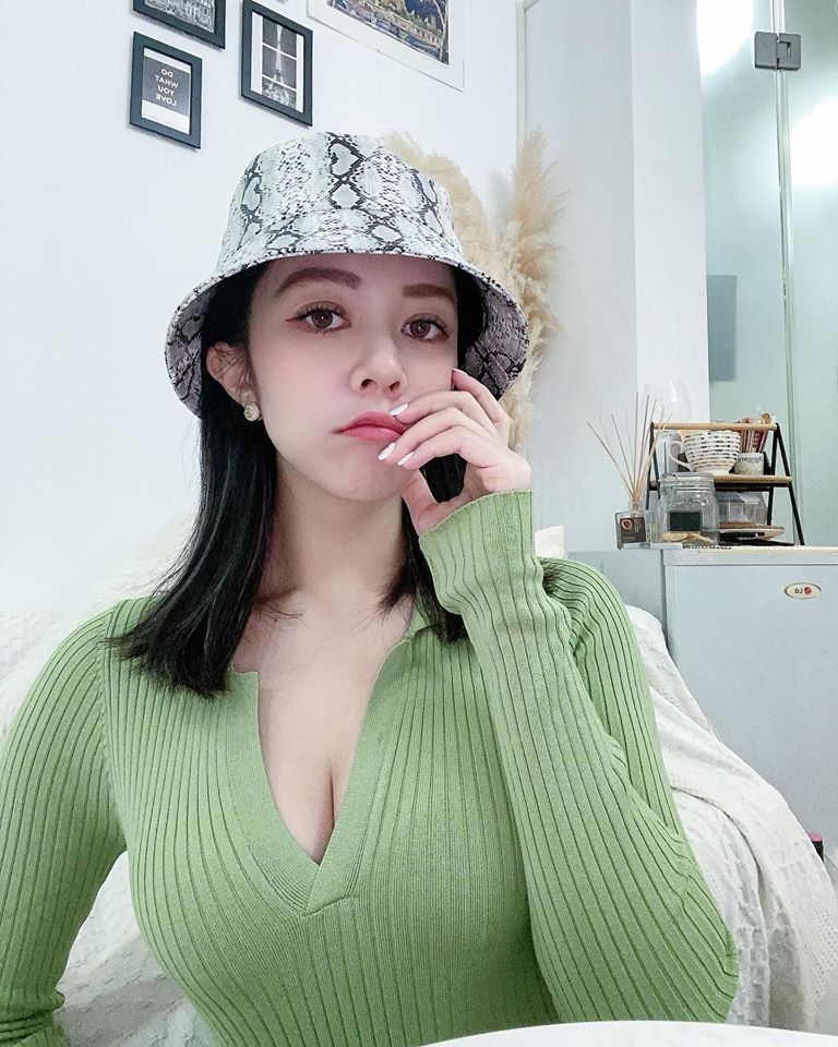 Sexy girlfriend Elly.-第1章-图片4