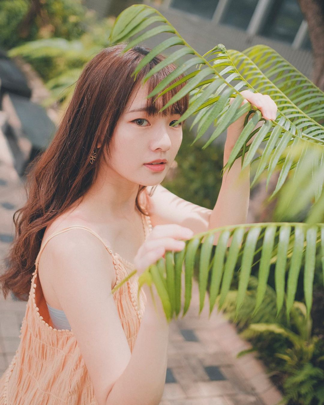 Joy appreciates the value of loving... looking at an electrical touch.-第1章-图片1