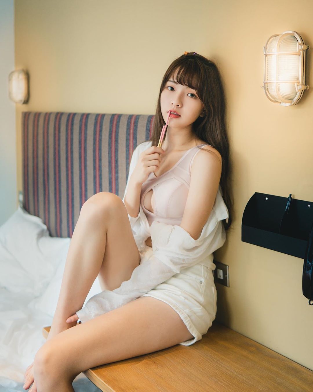 Joy appreciates the value of loving... looking at an electrical touch.-第1章-图片9