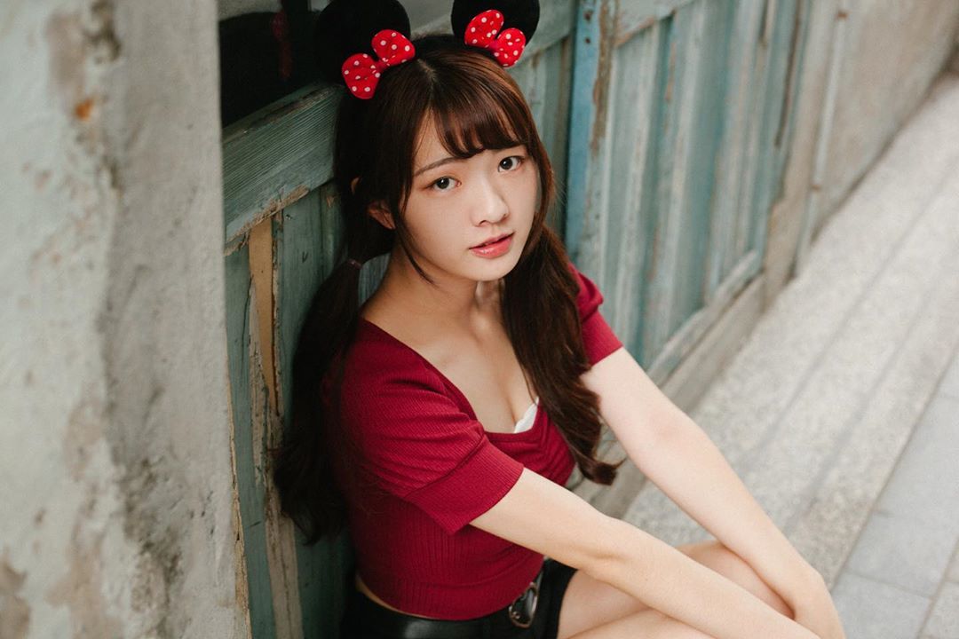 Joy appreciates the value of loving... looking at an electrical touch.-第1章-图片12