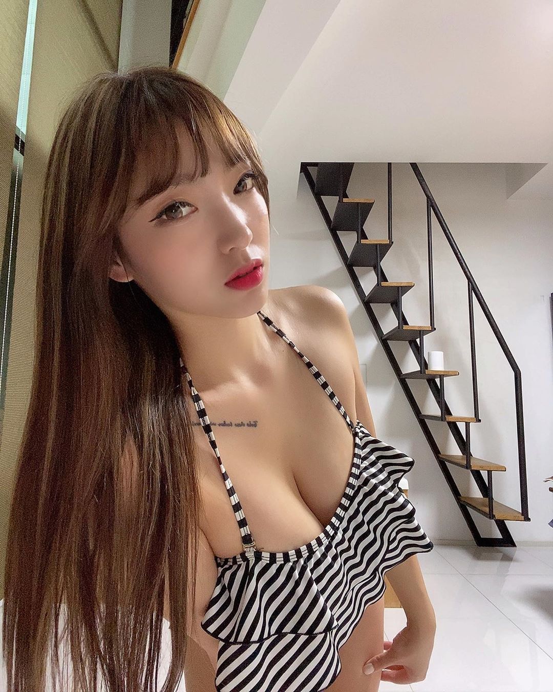 韓國美女지삼 完美身型騷氣滿滿.....奶量豐沛超飽滿-第1章-图片3