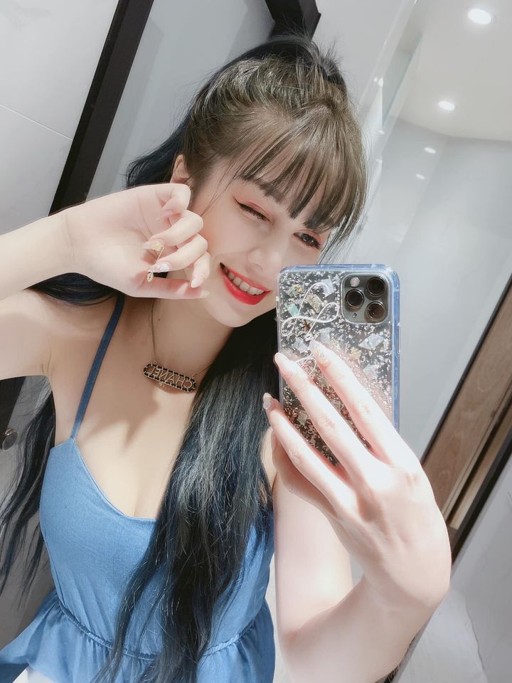 代替月光逞罰你！「小翎 LingLing」不小心就會被她甜美可人的外表吸引：不小心就愛上-第1章-图片4