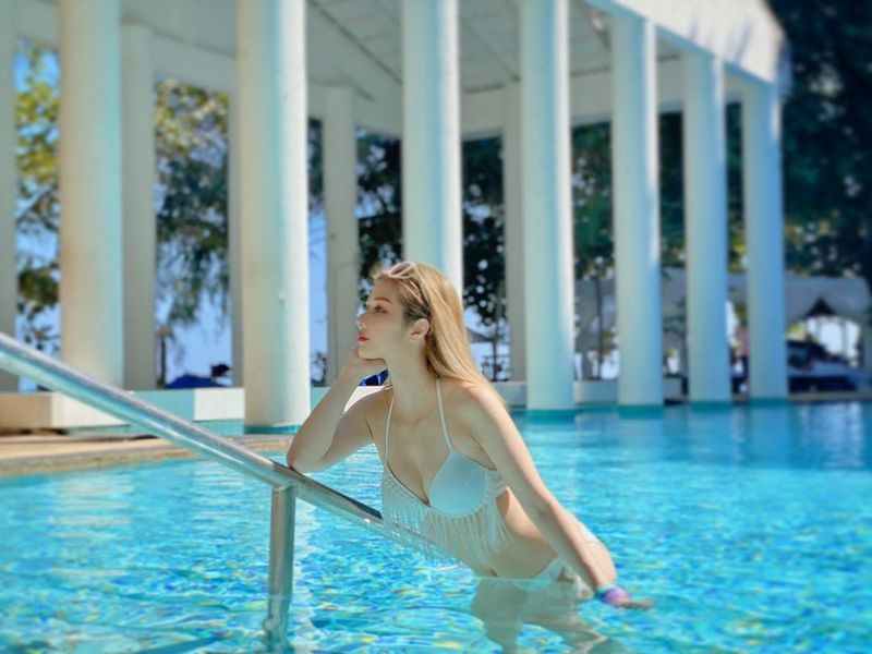 代替月光逞罰你！「小翎 LingLing」不小心就會被她甜美可人的外表吸引：不小心就愛上-第1章-图片18