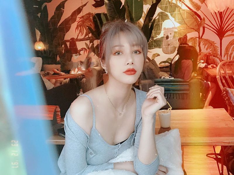 代替月光逞罰你！「小翎 LingLing」不小心就會被她甜美可人的外表吸引：不小心就愛上-第1章-图片20