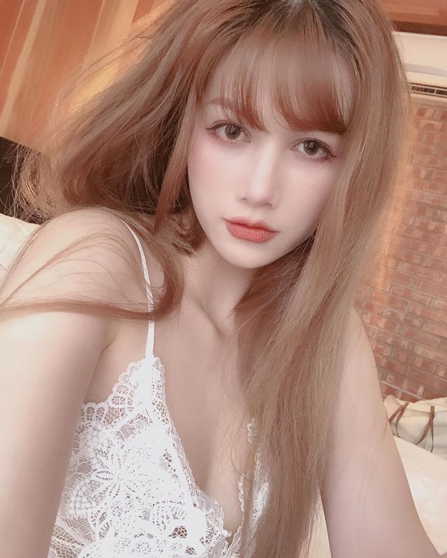 代替月光逞罰你！「小翎 LingLing」不小心就會被她甜美可人的外表吸引：不小心就愛上-第1章-图片21