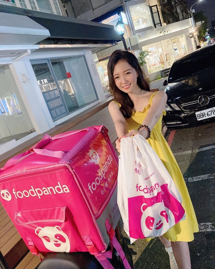 外送員遇到甜美「鋼琴家教老師」氣質神顏讓人戀愛：學音樂的都是正妹~nana-第1章-图片11