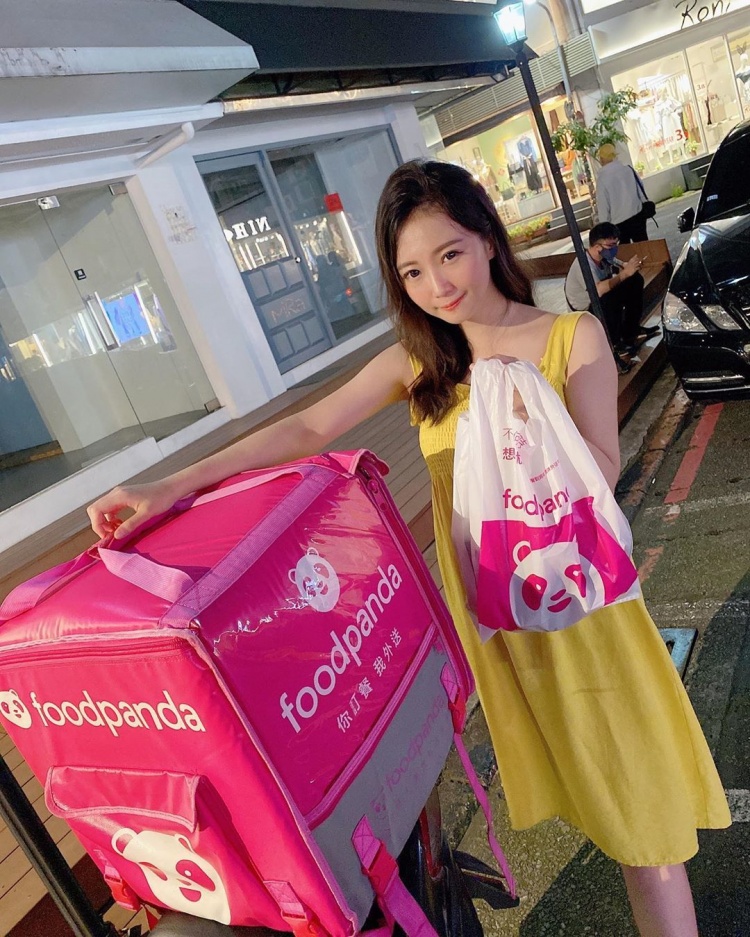 外送員遇到甜美「鋼琴家教老師」氣質神顏讓人戀愛：學音樂的都是正妹~nana-第1章-图片13