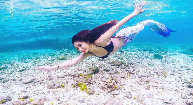 這世上真的有美人魚！「Vinny」完美身材曲線，在水中悠遊自如性感與陽光的化身-第1章-图片3