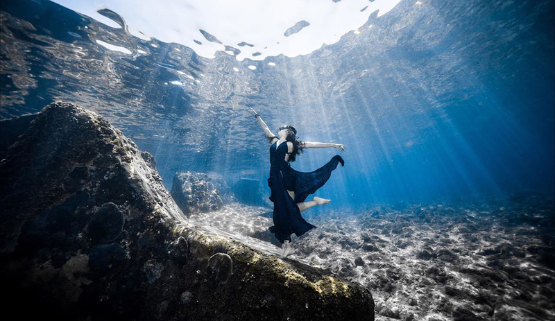 這世上真的有美人魚！「Vinny」完美身材曲線，在水中悠遊自如性感與陽光的化身-第1章-图片5