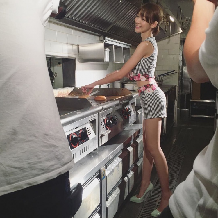 誰說林明禎E奶縮水了？粉色無袖「包緊緊還是很大」真人版娜美回歸-第1章-图片6