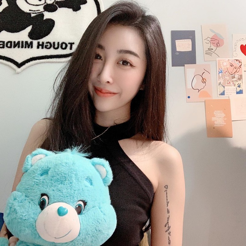 正妹Kimmy苡菲換上罩衫比基尼深不可測的事業線超吸睛-第1章-图片10