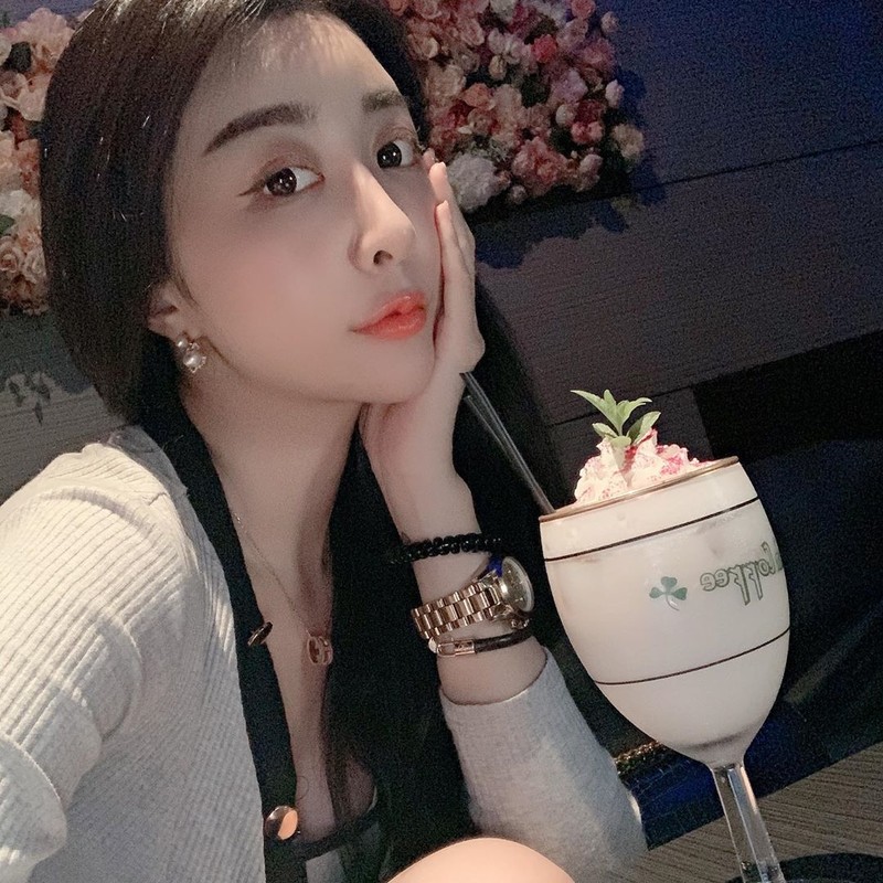 正妹Kimmy苡菲換上罩衫比基尼深不可測的事業線超吸睛-第1章-图片19