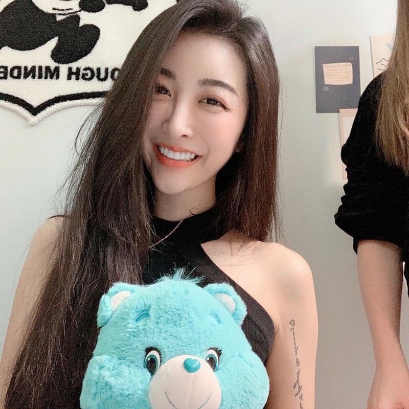 正妹Kimmy苡菲換上罩衫比基尼深不可測的事業線超吸睛-第1章-图片27