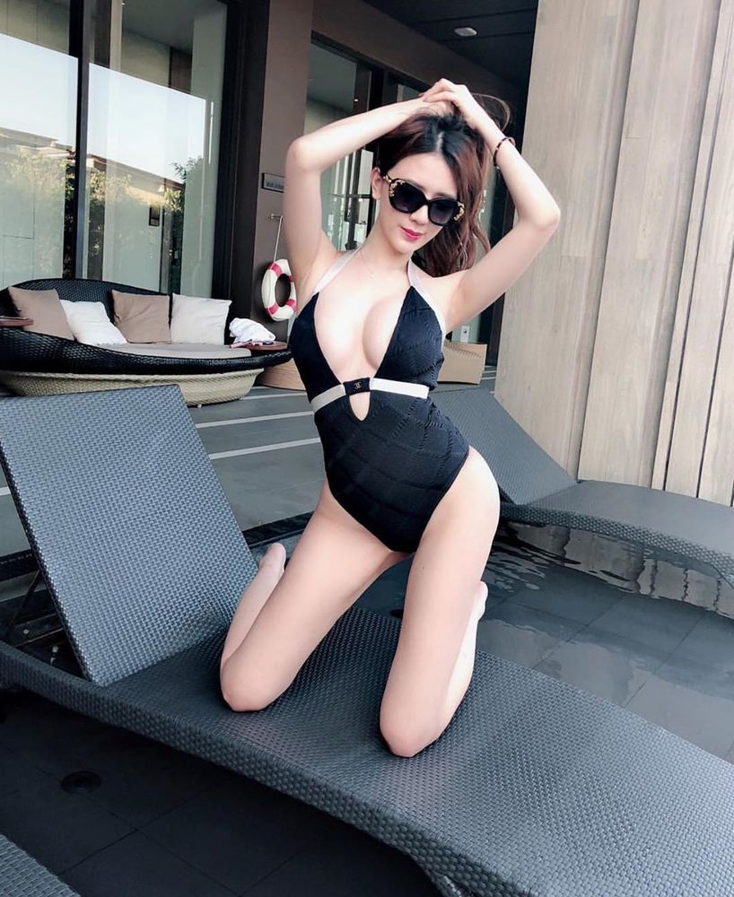 辣模千金性感回歸「翁子涵」迷人長腿美模直秀一字馬 大膽作風直露半球-第1章-图片35