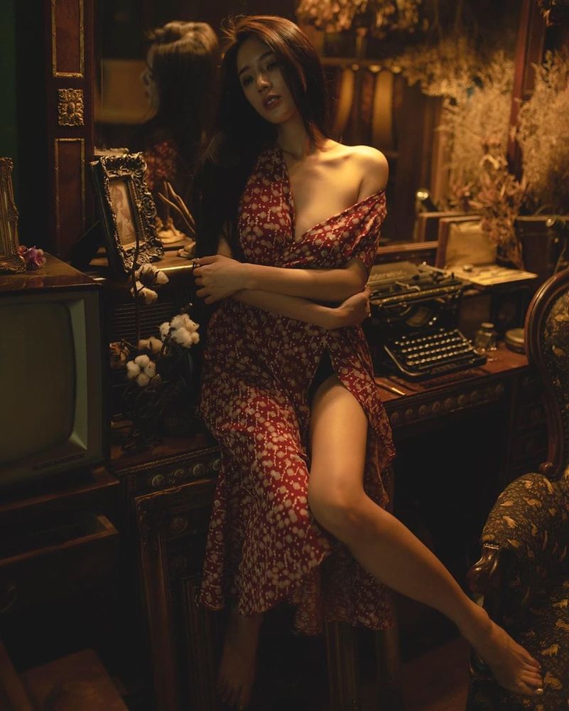 辣模千金性感回歸「翁子涵」迷人長腿美模直秀一字馬 大膽作風直露半球-第1章-图片46