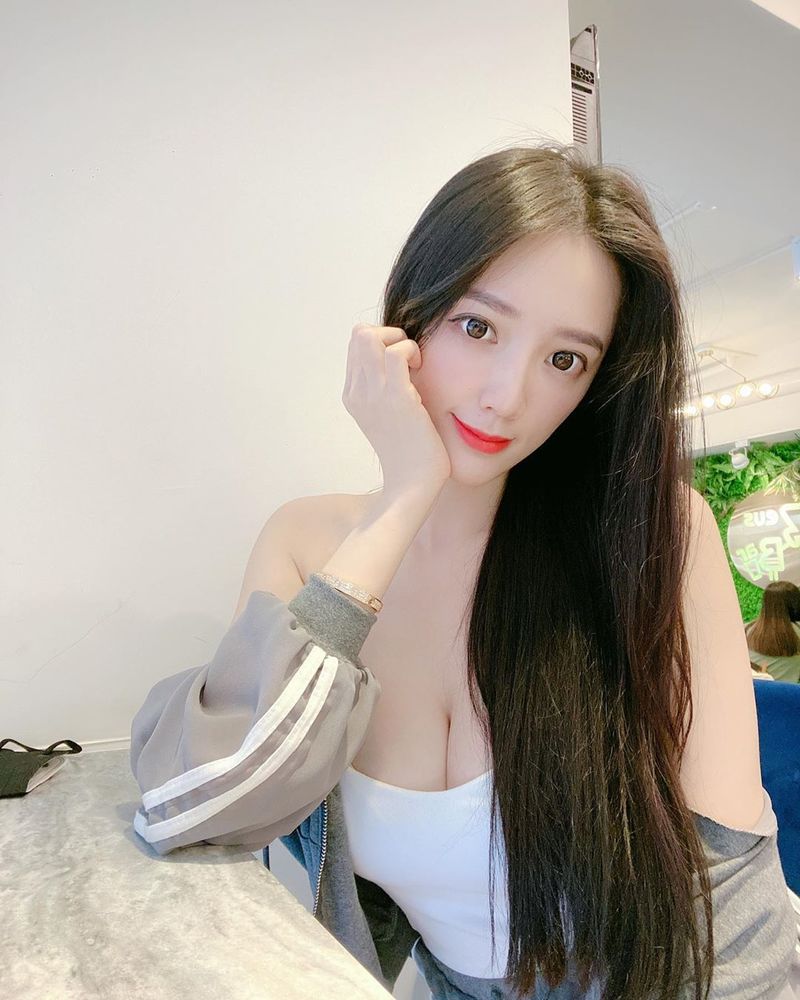 辣模千金性感回歸「翁子涵」迷人長腿美模直秀一字馬 大膽作風直露半球-第1章-图片51