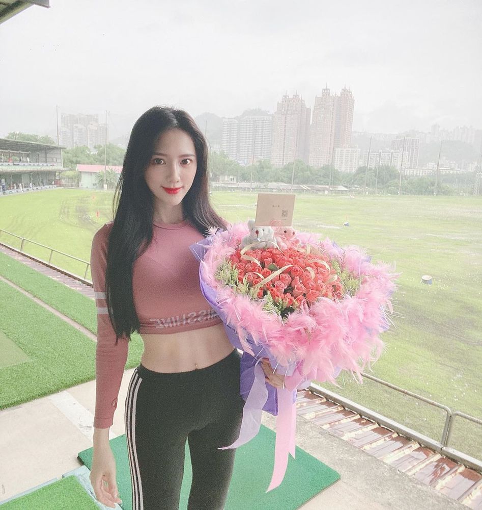 辣模千金性感回歸「翁子涵」迷人長腿美模直秀一字馬 大膽作風直露半球-第1章-图片55