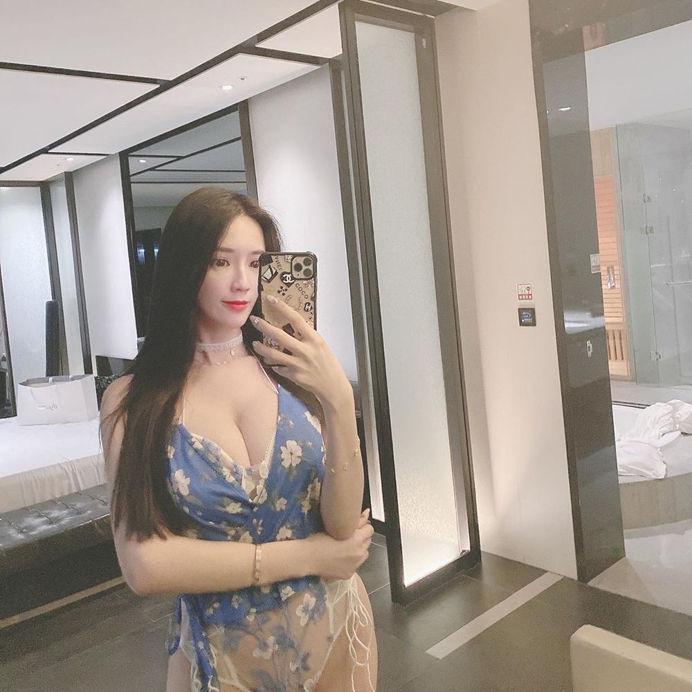 辣模千金性感回歸「翁子涵」迷人長腿美模直秀一字馬 大膽作風直露半球-第1章-图片57