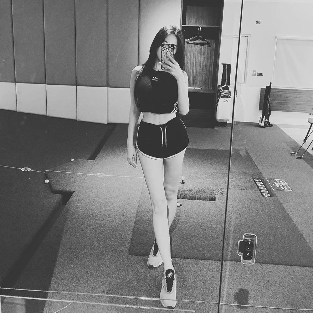 辣模千金性感回歸「翁子涵」迷人長腿美模直秀一字馬 大膽作風直露半球-第1章-图片59