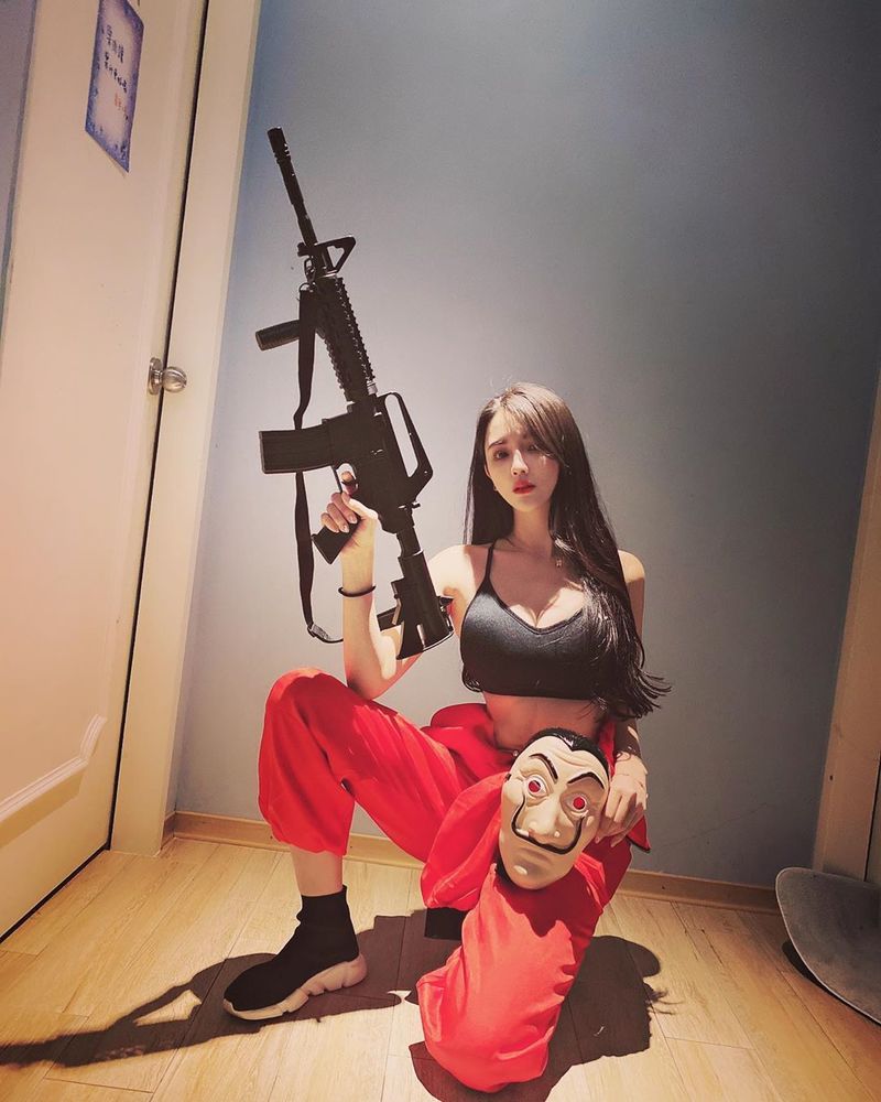 辣模千金性感回歸「翁子涵」迷人長腿美模直秀一字馬 大膽作風直露半球-第1章-图片101