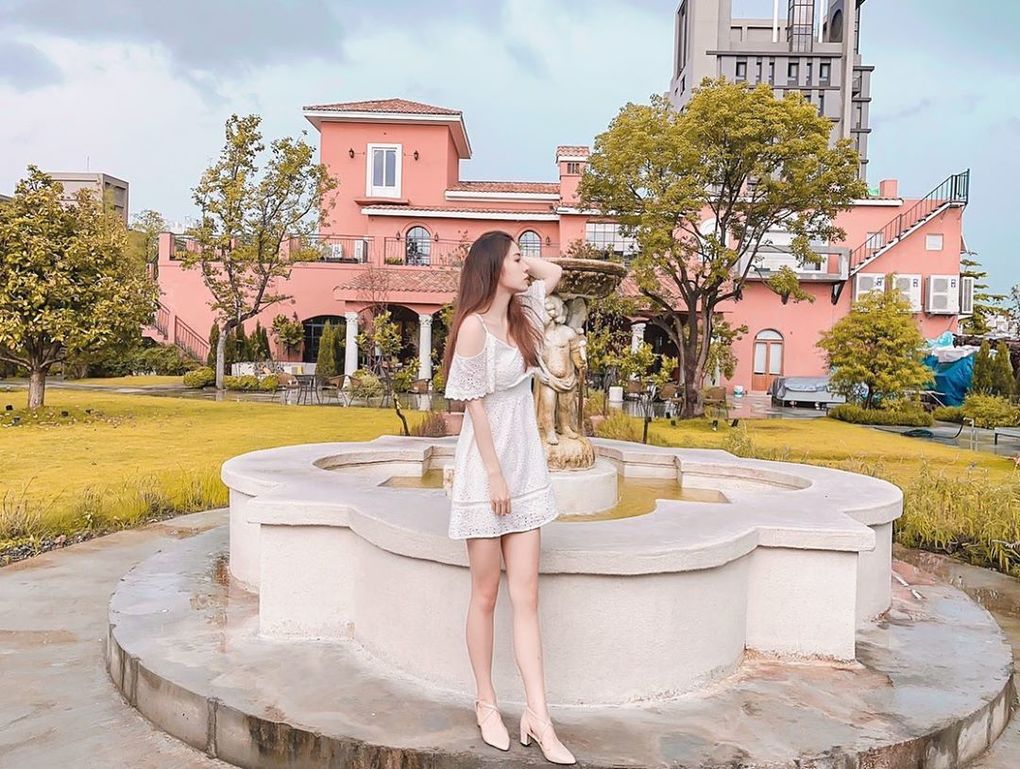 前空姐「方宣凝 Shanny」雪白肌膚、立體五官 撞臉女神許瑋甯 氣質也不容小覷