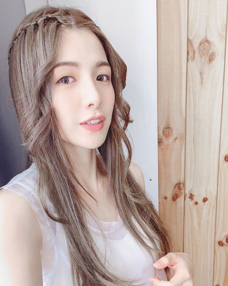 前空姐「方宣凝 Shanny」雪白肌膚、立體五官 撞臉女神許瑋甯 氣質也不容小覷-第1章-图片17