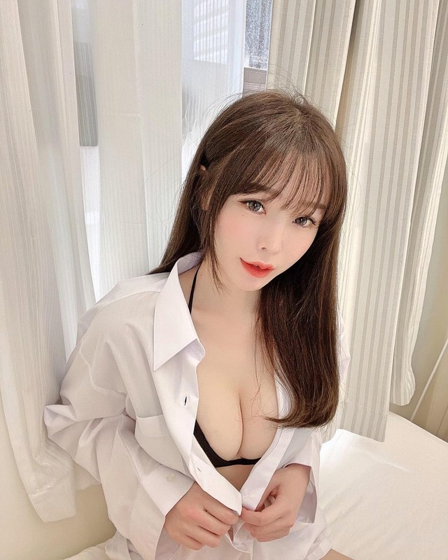 小魚Savina墾丁白砂灣換上養眼比基尼一彎腰白皙深溝露出讓人噴鼻血-第1章-图片5