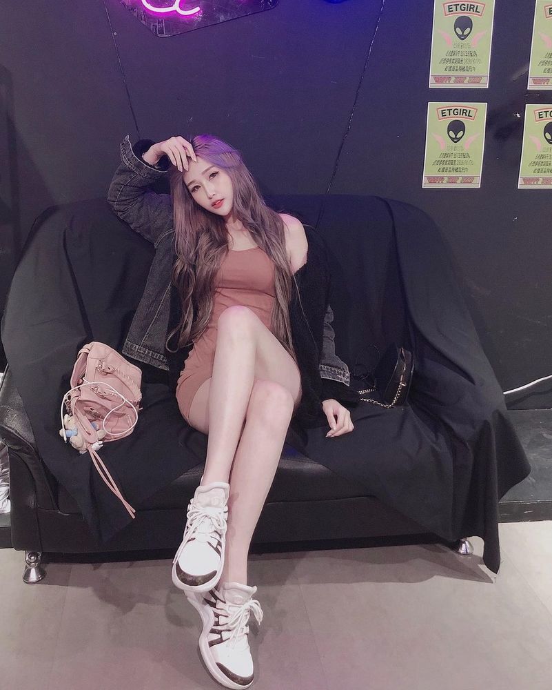 長腿妞直播主「周唯歆」一抹甜笑太動人 美胸美腿還有一雙快被吸進去的動人雙眼-第1章-图片34