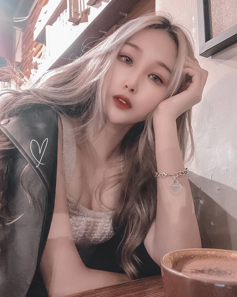 長腿妞直播主「周唯歆」一抹甜笑太動人 美胸美腿還有一雙快被吸進去的動人雙眼-第1章-图片43