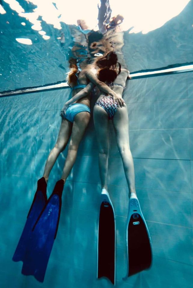 天使面孔的亞洲小姐推廣大使「鄭若青」香肩鎖骨好迷人，深邃精緻五官搭上完美曲線-第1章-图片1